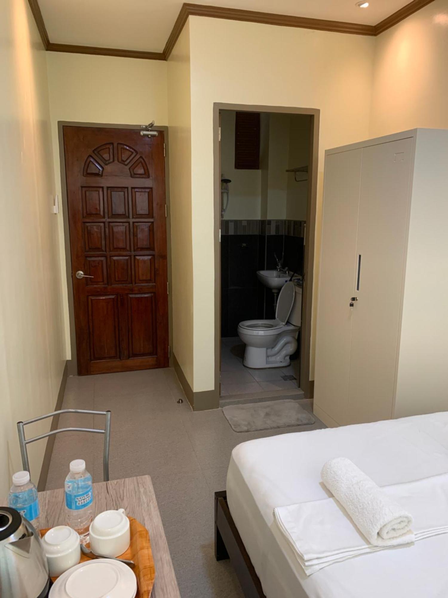 Zl Travelers Inn Batuan Eksteriør billede