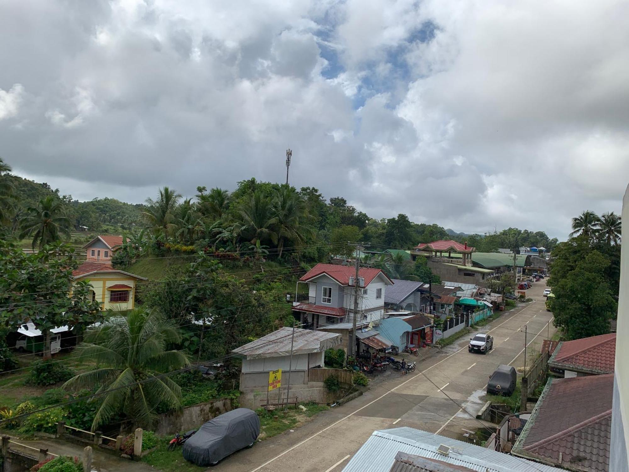 Zl Travelers Inn Batuan Eksteriør billede