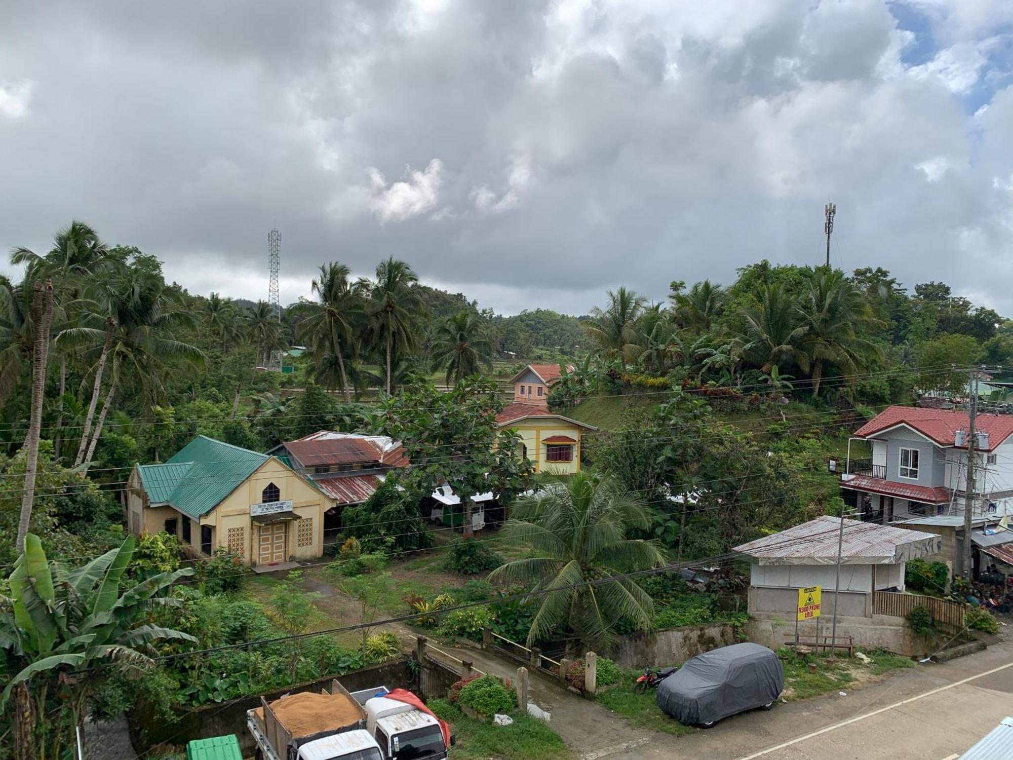 Zl Travelers Inn Batuan Eksteriør billede