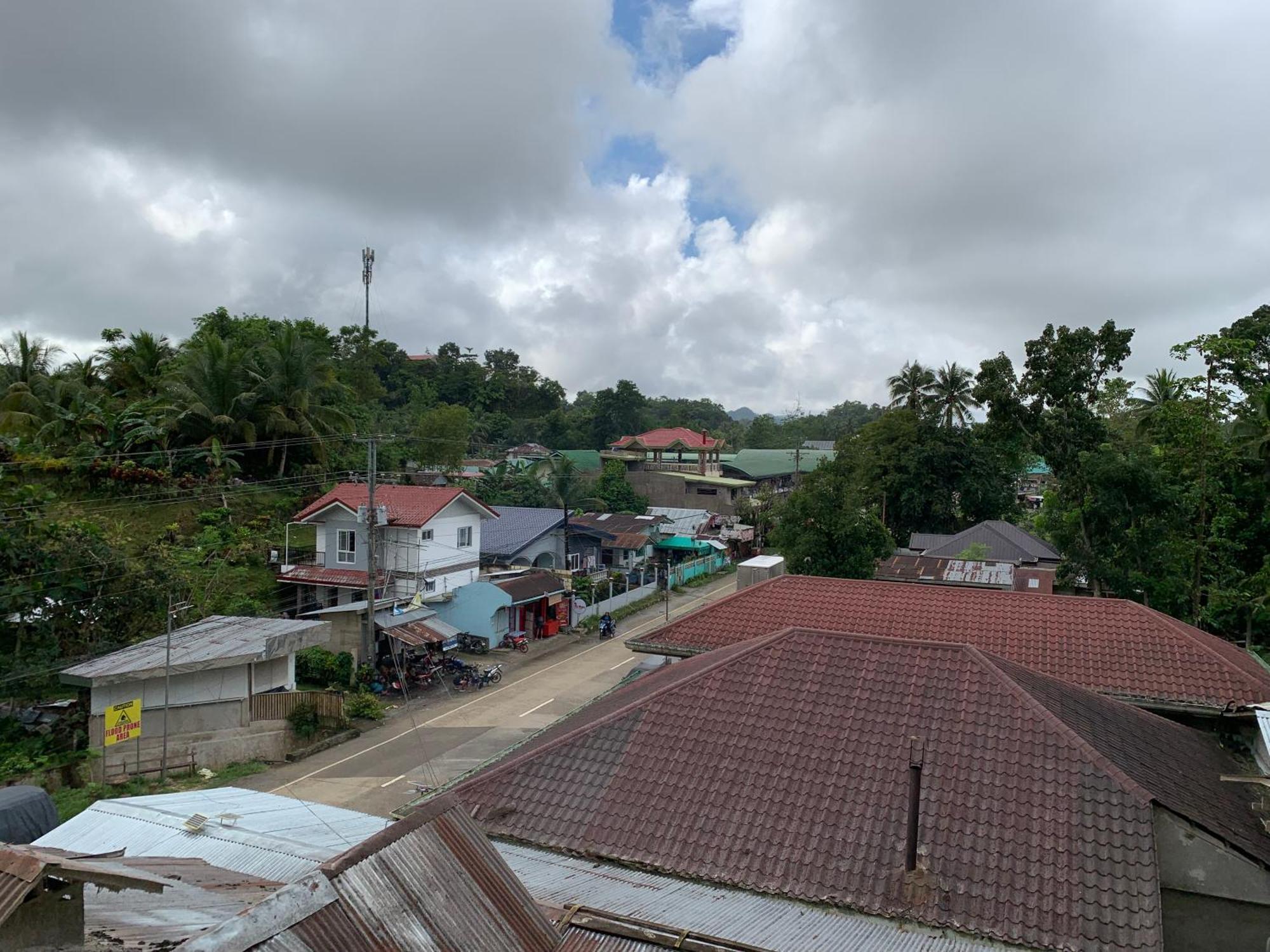 Zl Travelers Inn Batuan Eksteriør billede
