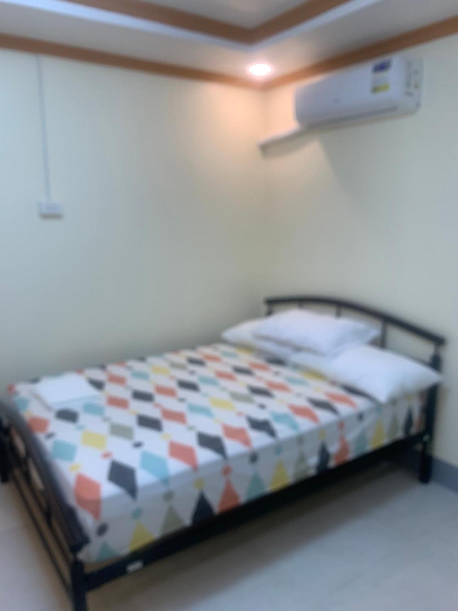 Zl Travelers Inn Batuan Eksteriør billede