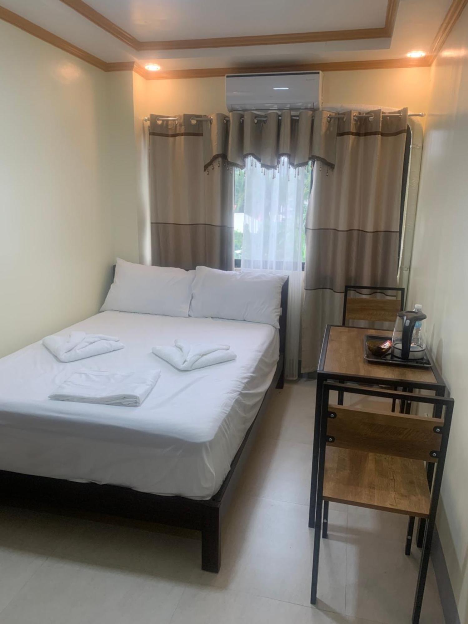 Zl Travelers Inn Batuan Eksteriør billede